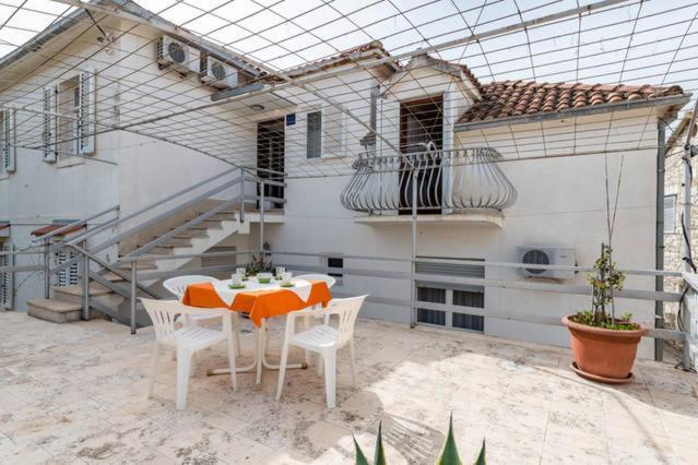 Apartments Lima Lazaneo Jelsa  Εξωτερικό φωτογραφία